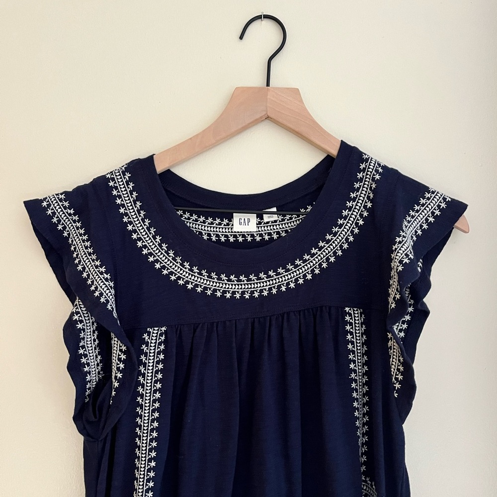 Gorgeous stitched navy dress from GAP, size small